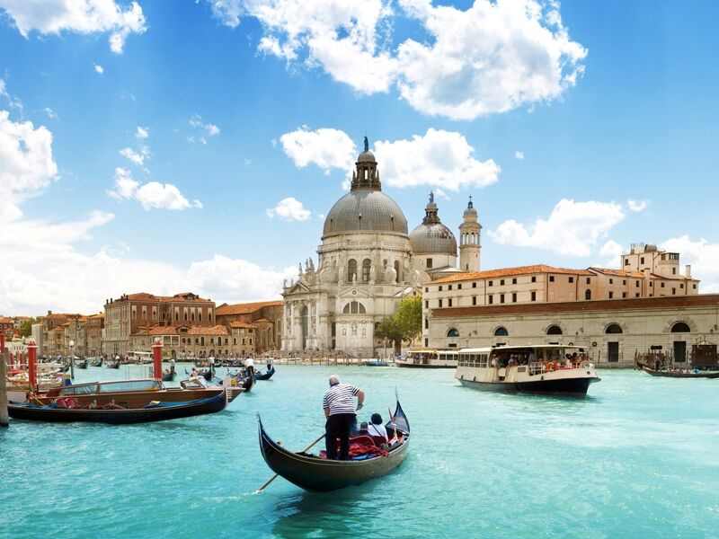 Kuzey İtalya'nın Başkenti Milano | 3 Gece | İzmir | SunExpress